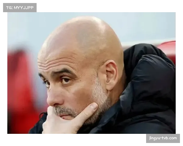 场边花絮：瓜迪奥拉因一次反击未打成，激动地向场内传达战术指令