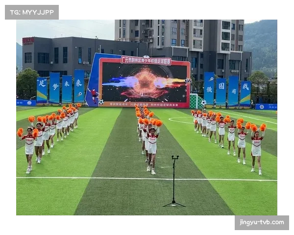 马赛举办首届“女性业余足球节”，吸引超千名参与者